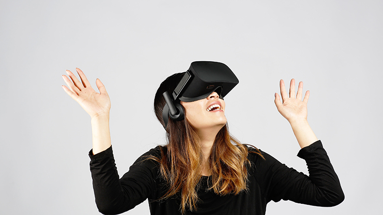 Taglio di prezzo per i visori Oculus rift e touch