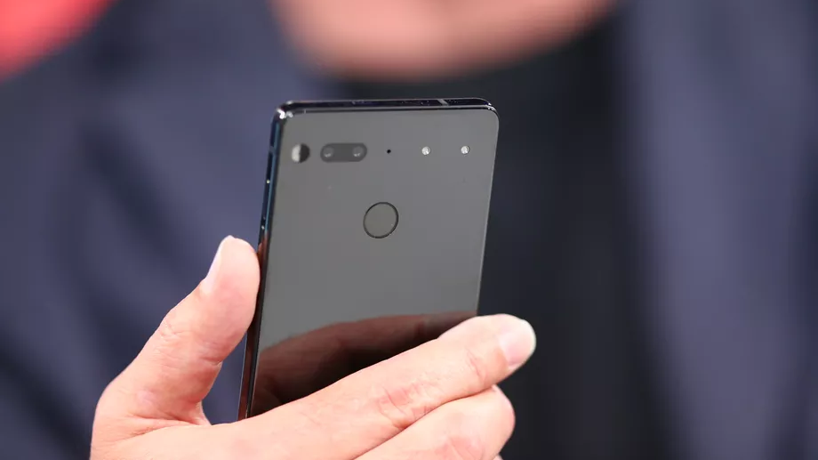 Arriva Essential Phone dal papà di Android